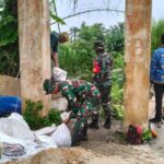 Tembus Derasnya Arus Way Tipo, Prajurit TNI dan Warga Gotong Royong Bangun Jembatan Gantung Garuda